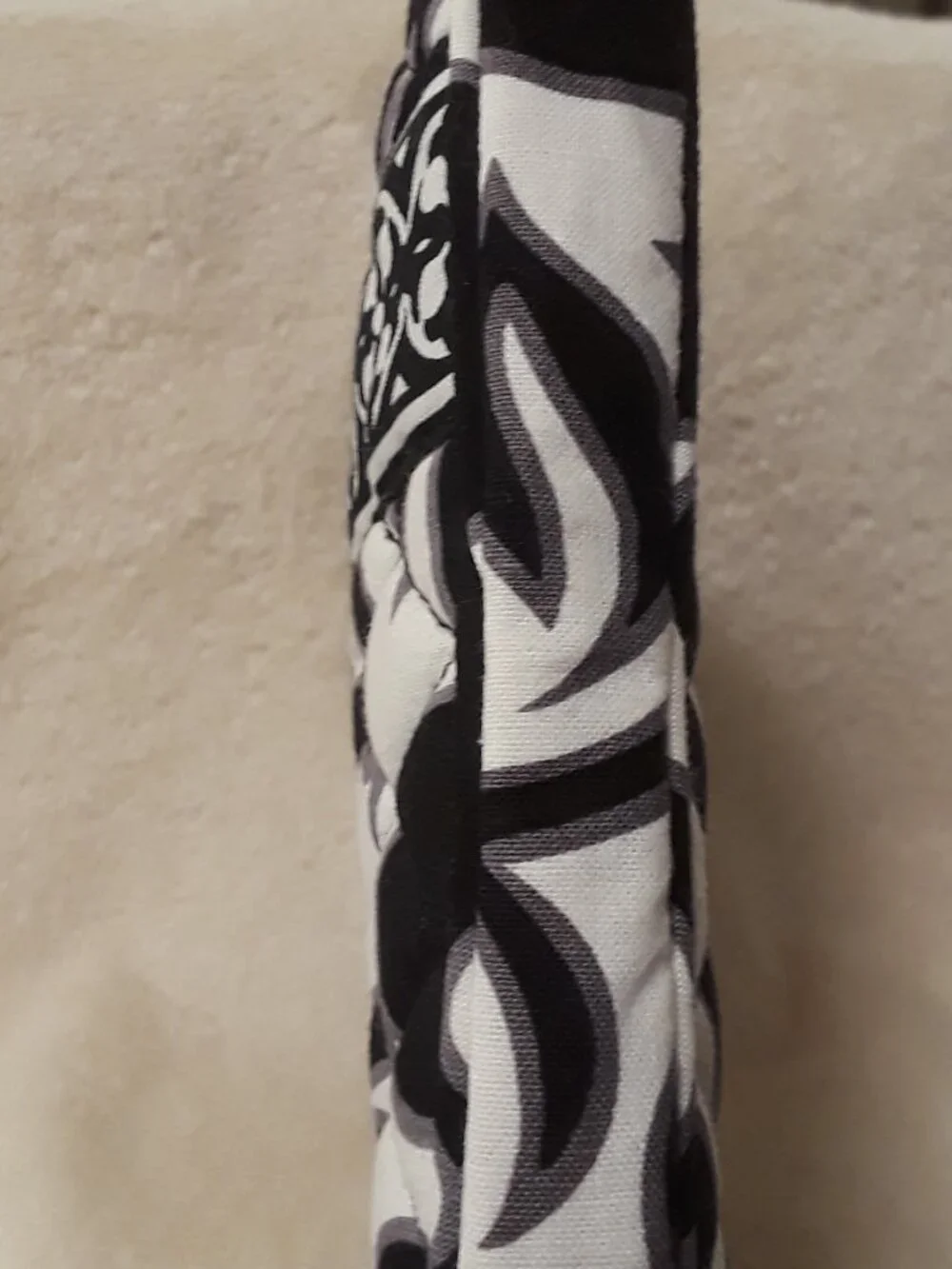Vera Bradley Small Tablet e-Reader Sleeve, Quilted, Zip Case Black White Floral
